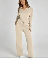 Lässiges zweiteiliges Frühlingsoutfit für Damen