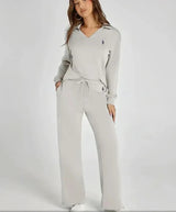 Lässiges zweiteiliges Frühlingsoutfit für Damen