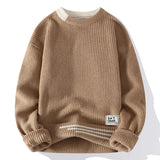 Maglione lavorato a maglia con scollo a V
