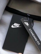 TECH FLEECE – BLACK (completa)