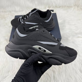 B22 BLACK